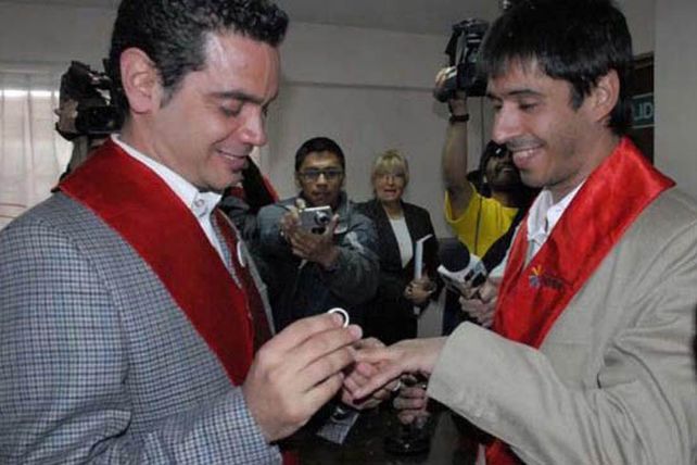 En el recuerdo.  Di Bello y Freyre al casarse en Ushuaia en 2009.