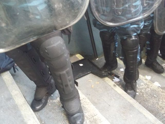 Entretiempo de terror: barras de Racing contra dirigentes del Rojo