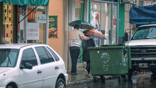 Paraná: asisten a familias afectadas por las lluvias