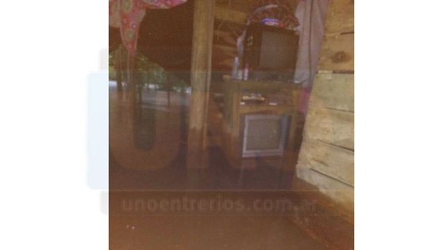Espera ayuda la familia de Talita que se quedó sin nada por el temporal