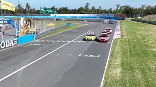Así llegaron a la meta. Borgiani le gana a Beitiía por la trompa. Estaba tercero dos curvas antes y ganó una serie magnífica. El casildense volvió con todo.