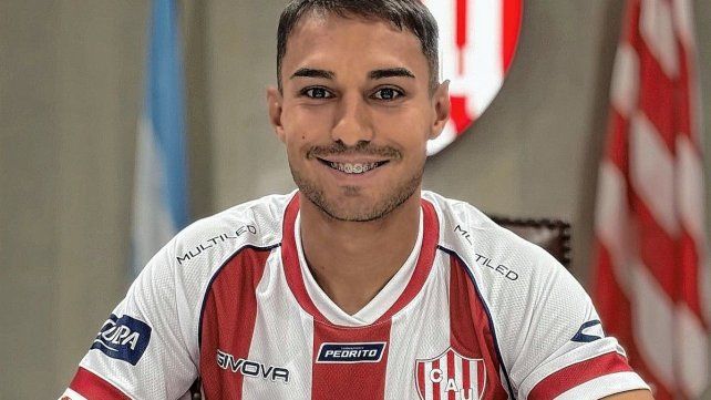 Unión oficializó la llegada del lateral Emiliano Álvarez, la tercera incorporación
