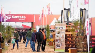El stand de Santa Fe es el más grande de la muestra.