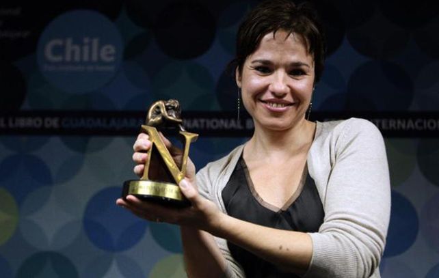 La argentina Beatriz González recibió el premio en Guadalajara.