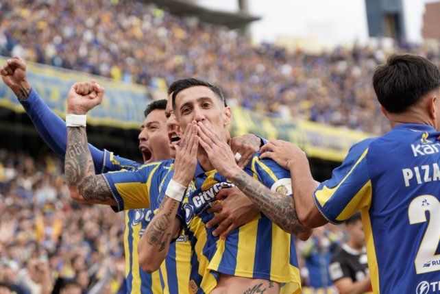 Ángel Di María anotó de penal para el 1 a 0 de Central ante los mendocinos.