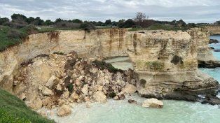 El mal tiempo derrumbó uno de los íconos románticos del sur de Italia