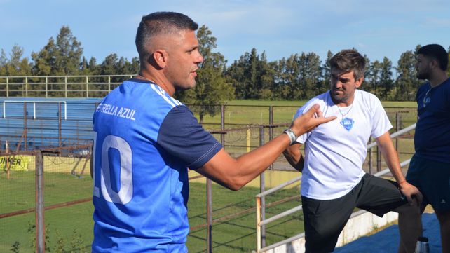 Unidos en el proyecto. Francisco Cruz (exCentral Córdoba) y Rubén Sauque (exTiro Federal) referentes del nuevo club en la Rosarina.    