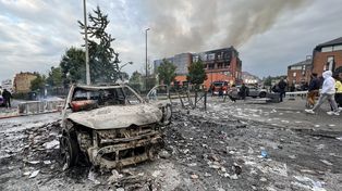 Las fuerzas de seguridad arrestaron a 1.311 personas en Francia en la cuarta noche de disturbios por la muerte de un adolescente baleado el martes por la Policía.