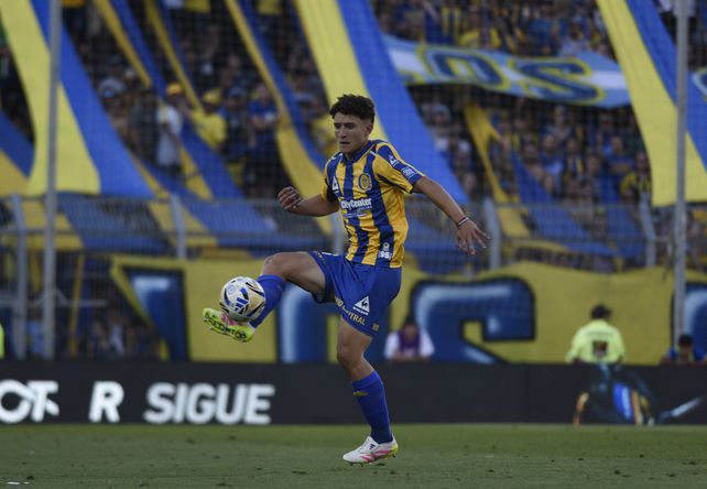 Ignacio Ovando tiene edad de 5ª, pero ya es parte del equipo de primera. Fue muy elogiado por el Loncho Ferrari.