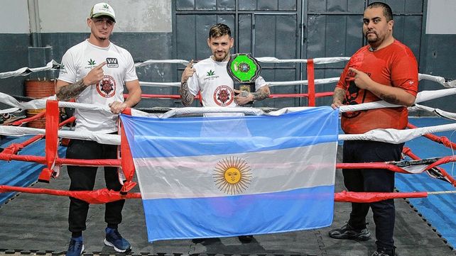 MMA: Alan Rollero es campeón argentino