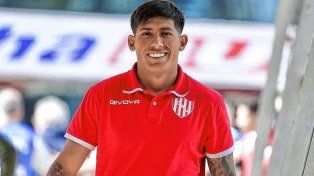 Vargas pasó con éxito la operación en la rodilla y ya inicia la recuperación en Unión