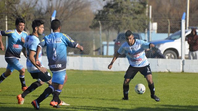 Belgrano empató con Peñarol y desperdició la chance de subirse a la cima