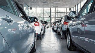 El Gobierno reducirá impuestos para los trámites de compra y venta de autos.