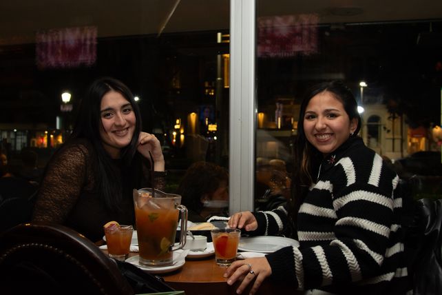 Nicole Tolosa y Brisa Cabral