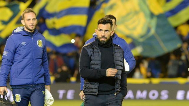 Carlos Tevez tuvo un debut a contramano en Central. fue con derrota ante Gimnasia.