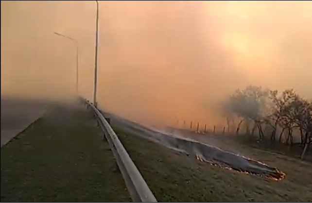 Por quemas de pastizales piden circular con precaución en el Túnel