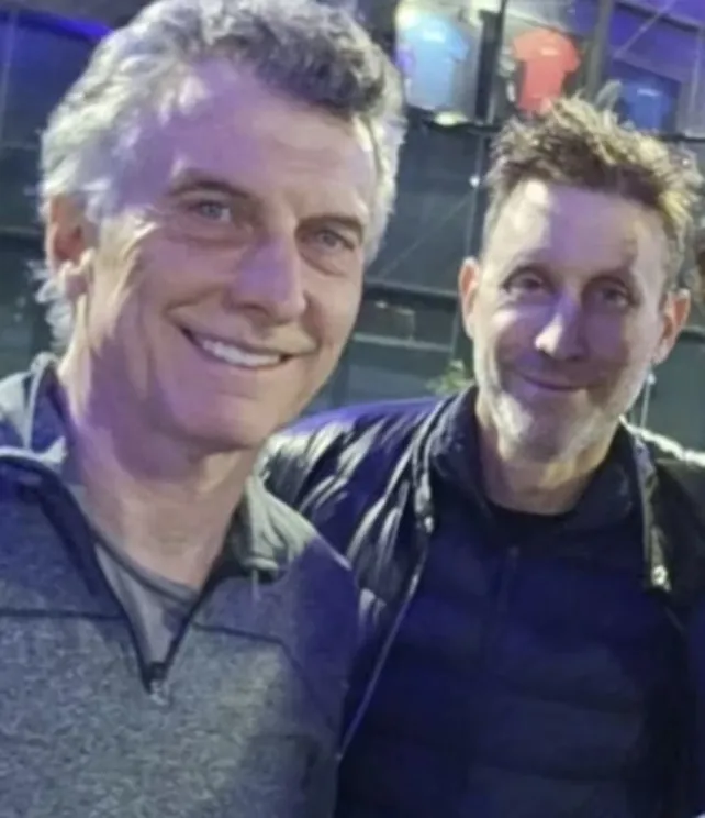 Jonathan Kovalivker junto al ex presidente Mauricio Macri