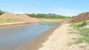 Se removió el tapón clandestino construido sobre el Río Salado