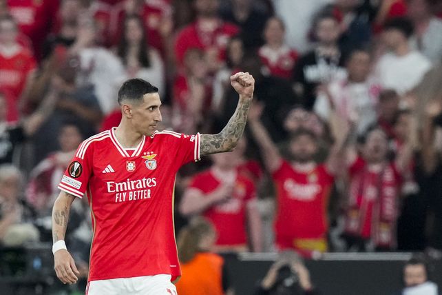 A Di María se le vence el contrato en Benfica y su futuro podría estar en Central. Depende de él.