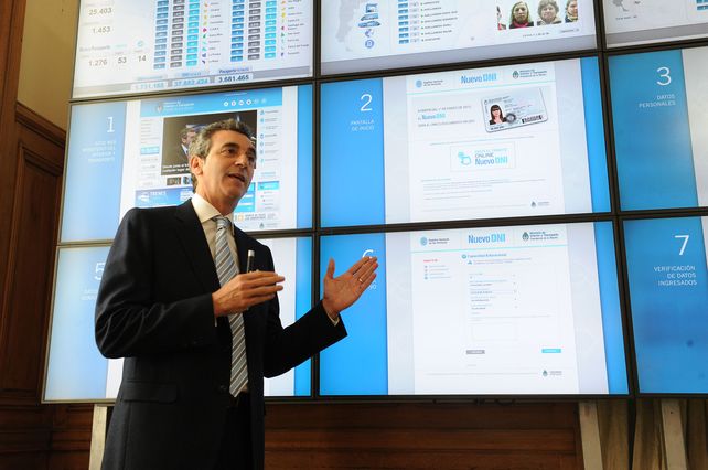 Randazzo presentó el DNI por internet y ya lo tramitaron 1460 santafesinos