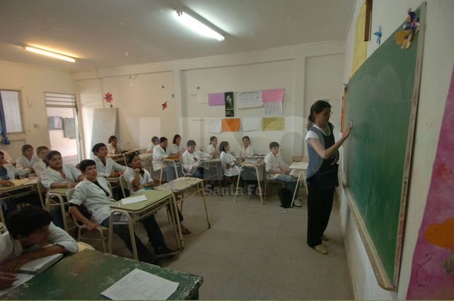 Hasta febrero de 2015. Pueden completar la inscripción a primer año aquellos adolescentes que aún no lo hicieron.