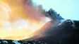 Una fuerte erupción del volcán Etna provocó heridas a una decena de personas