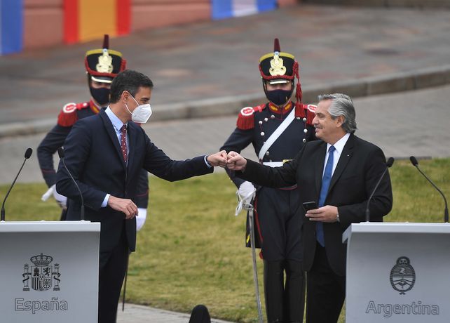El presidente español fue recibido este miércoles por Alberto Fernández.