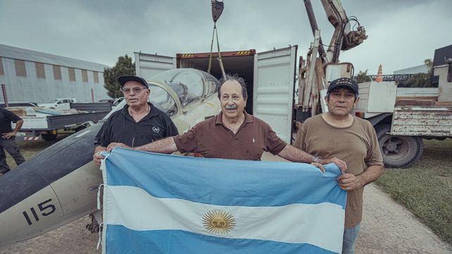 El avión llegó a Sunchales. En el centro