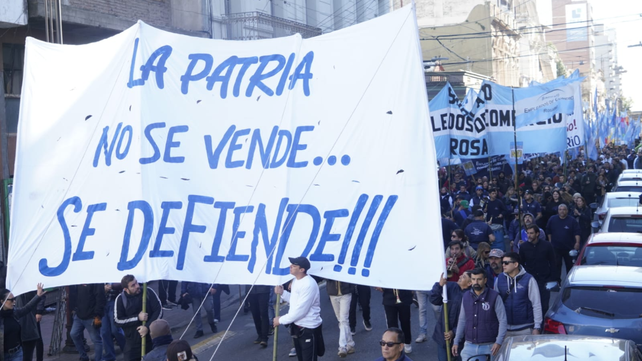 El paro general en Rosario tuvo varias movilizaciones. Entre ellas, la del gremio de empleados de comercio.