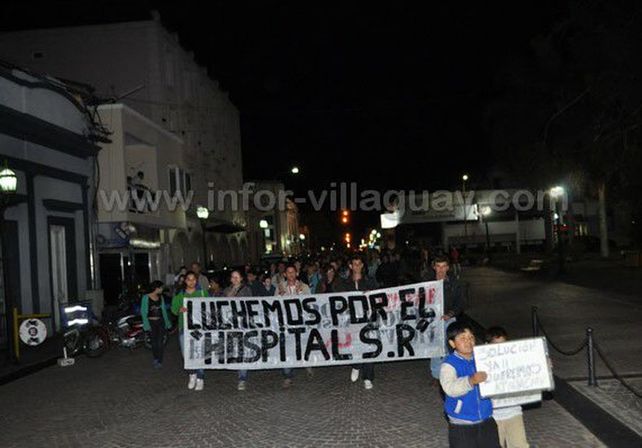 El lunes 2 de noviembre los vecinos de Villaguay realizaron la primera marcha. (Foto Infor Villaguay)
