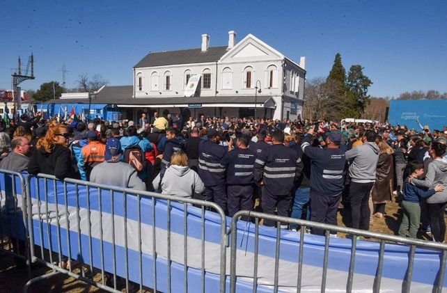 Fernández sobre la vuelta del servicio Rosario-Cañada de Gómez: El tren hace falta en la Argentina