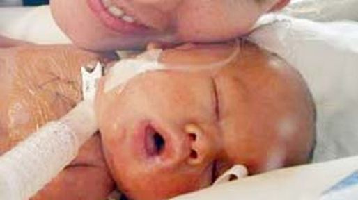 Luz Milagros, la beba dada por muerta, pasó su primer Día del Niño en un hospital del Chaco
