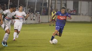 Punto valioso. Gonzalo Atardo anotó el empate del Matador en el cierre del partido ante Luján con un soberbio remate desde 30 metros.&nbsp; 