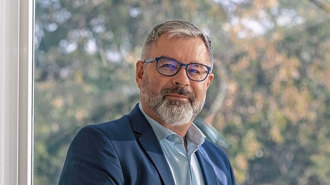 El empresario santafesino Leonardo Simonutti firmó un importante acuerdo para el desarrollo del cannabis en la región