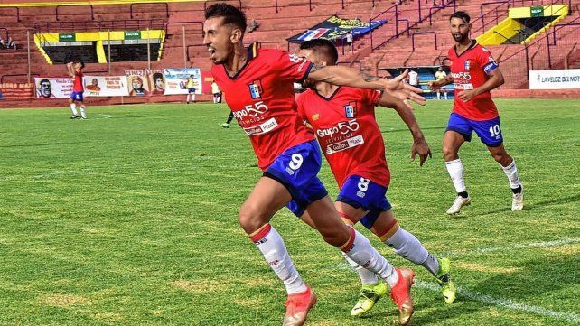 Juan Manuel Lazaneo marcó tres goles en dos partidos.