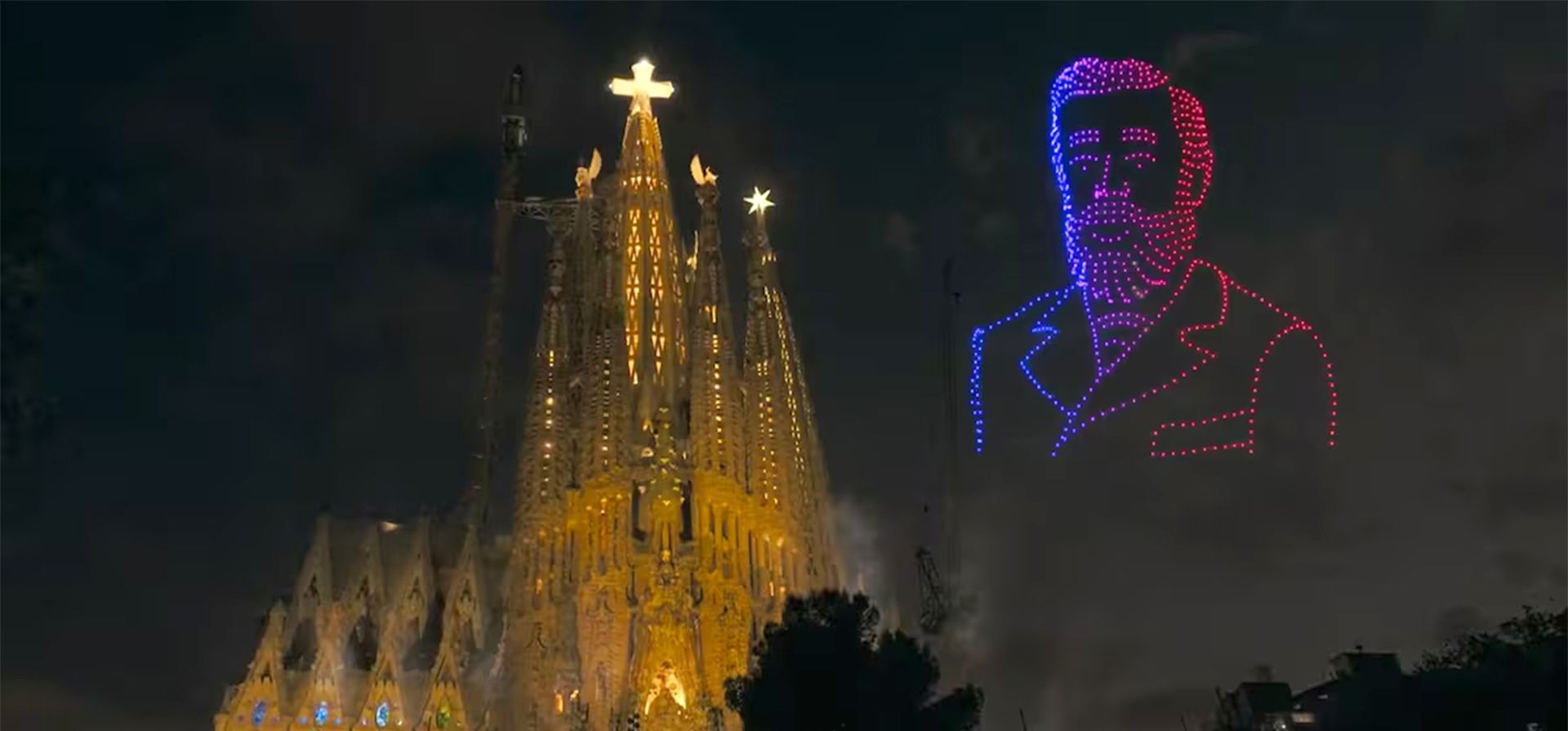 La impactante inauguración de la Torre de Jesús de la Sagrada Familia