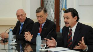 Antonio Bonfatti, Hermes Binner y Rubén Galassi, los que más sufrieron la detención de Hugo Tognoli.&nbsp;
