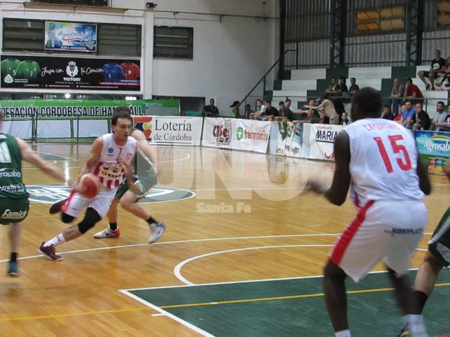 Unión volvió al triunfo en Córdoba ante Barrio Parque