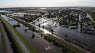 Barrios cerrados a la vera de la autopista, tapados de agua y sin salida