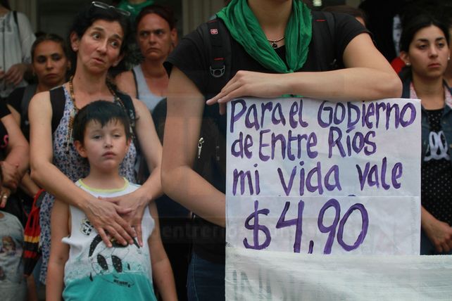 Ola de femicidios en Entre Ríos: movilizaciones y pedido de justicia en toda la provincia