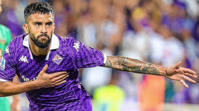 González respondió con goles y clasificó a Fiorentina