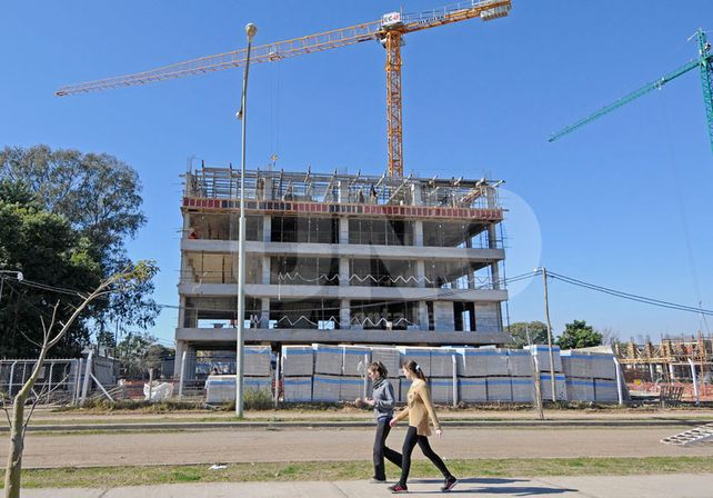 Buen clima. Las condiciones meteorológicas permitieron un visible avance en los últimos meses. Foto: Manuel Testi / Diario UNO Santa Fe