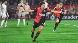 Pocos partidos y un gol, el que abría la cuenta ante Estudiantes, en la previa al clásico. Después todo fue angustia para Newell’s, pero el pibe se hizo notar de entrada.