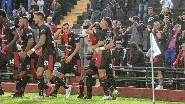 Colón recibe a Racing con el desafío de mantener su racha como local