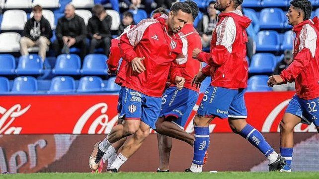 Unión: Corvalán, sobre Machuca, Méndez y la oferta de Nacional