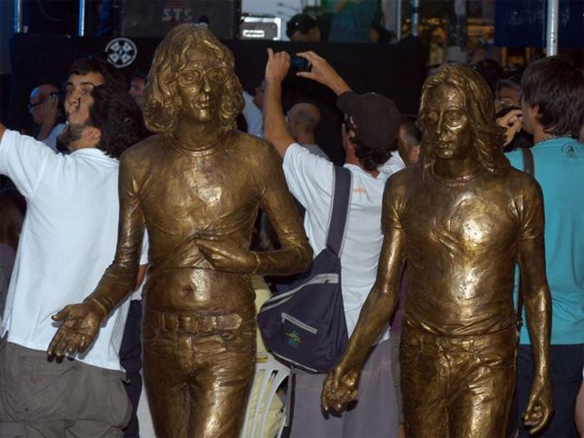 Merecido homenaje | Charly, Nito y Sui Géneris ya son de bronce