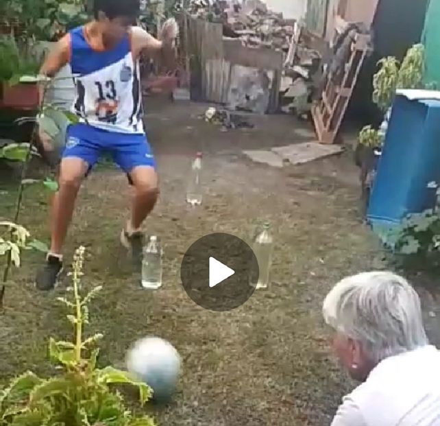 Entrena con su abuela DT en plena cuarentena