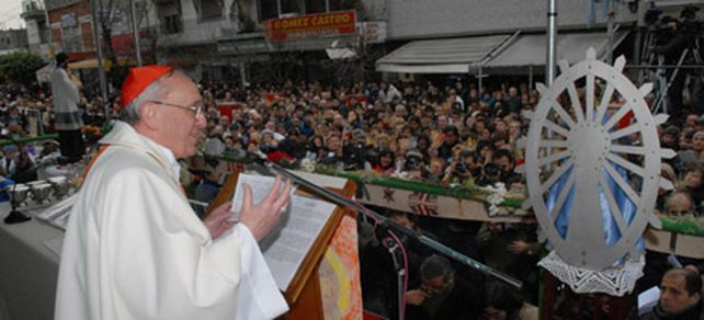 Bergoglio dur&iacute;simo: dice que el pa&iacute;s vive en una pobreza escandalosa