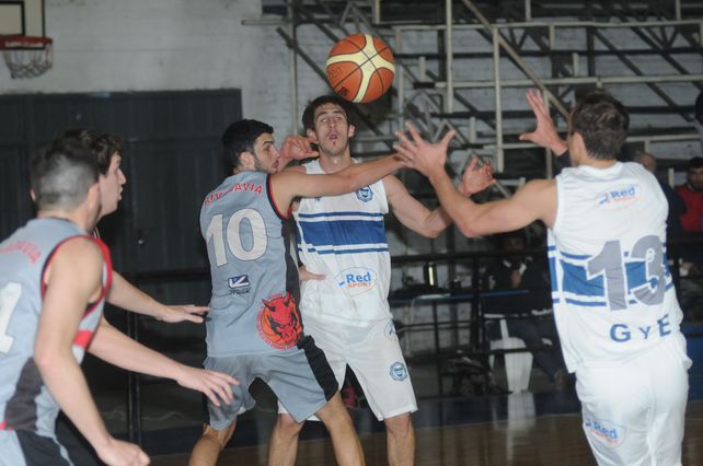 Rivadavia y GyE abren la serie final del Dos Orillas