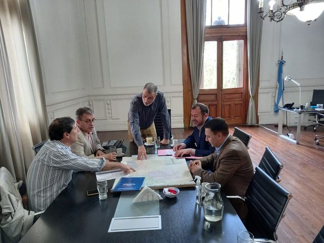 El ministro Rimoldi difundió una foto junto a su equipo de trabajo.